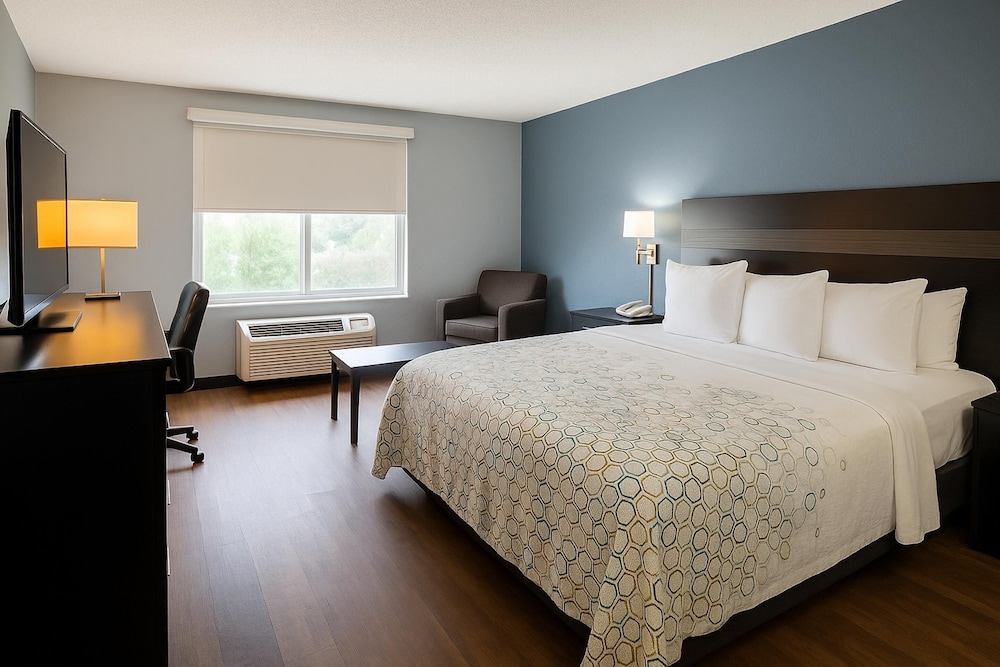 HomeTown Inn by Red Roof East Syracuse - photo 27