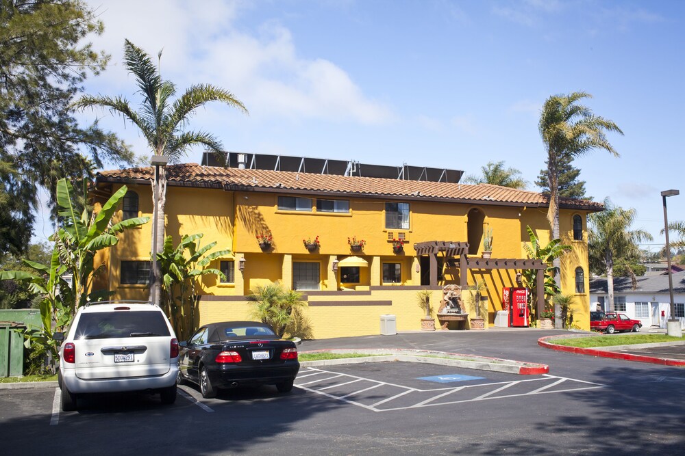 The Aqua Pacific Hotel - photo 21