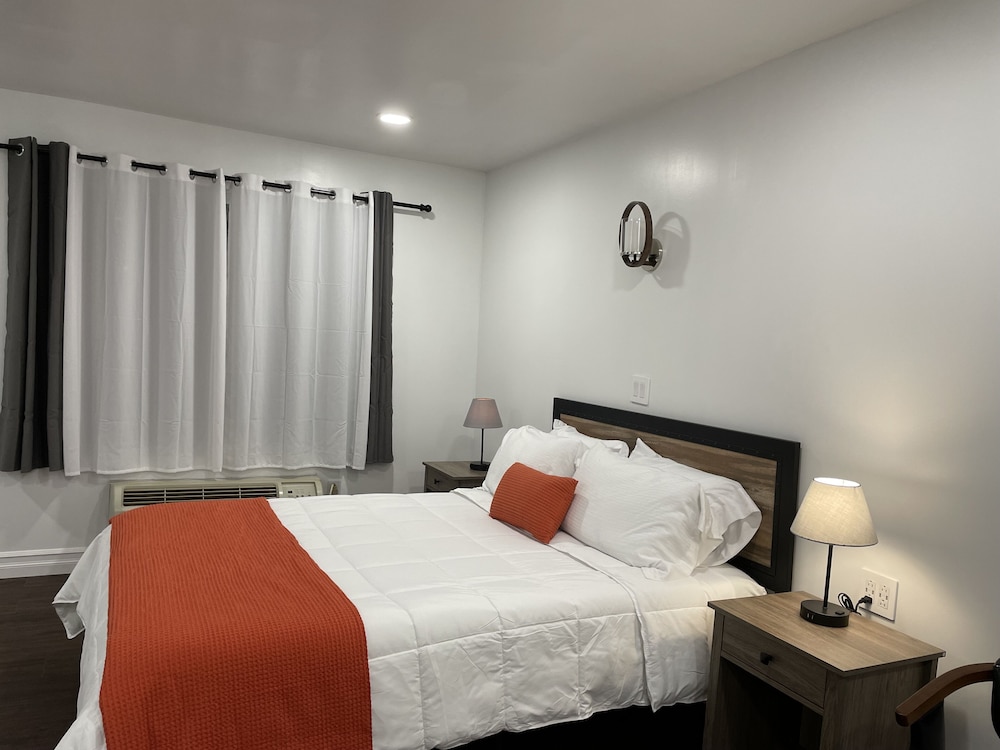 Gatehouse Motel - photo 46