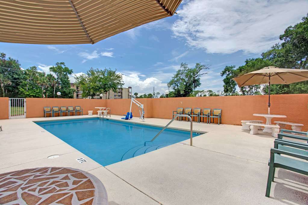 Super 8 by Wyndham Daytona Beach - photo 4
