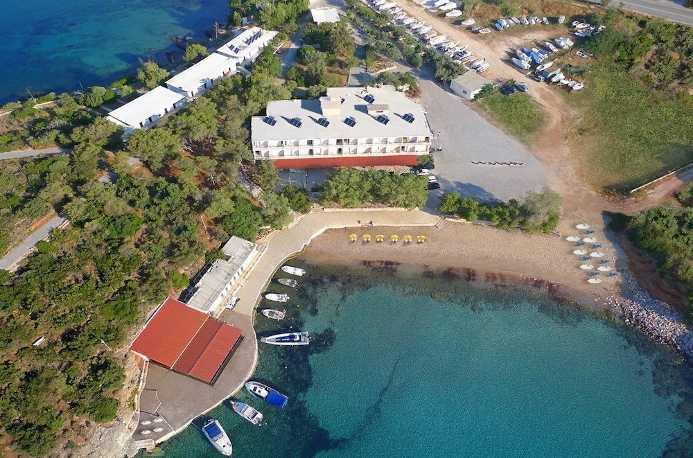 Hotel Calypso — 4-Star Luxury Hotel in Anavyssos, Greece