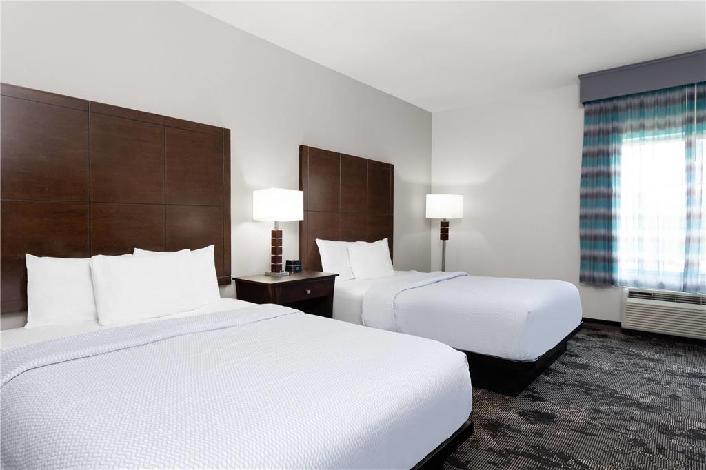 La Quinta Inn & Suites by Wyndham Columbus Edinburgh - photo 25