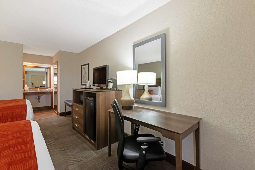 Best Western Colonial Inn - photo 16