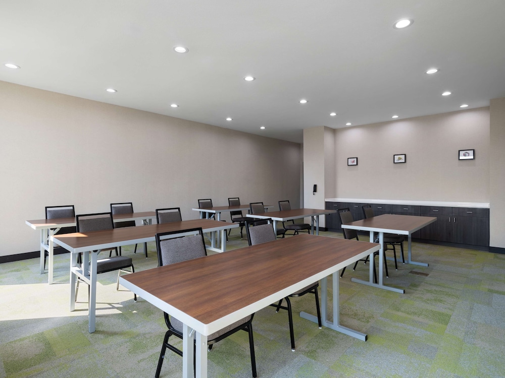 Home2 Suites by Hilton Round Rock Medical Center - photo 32