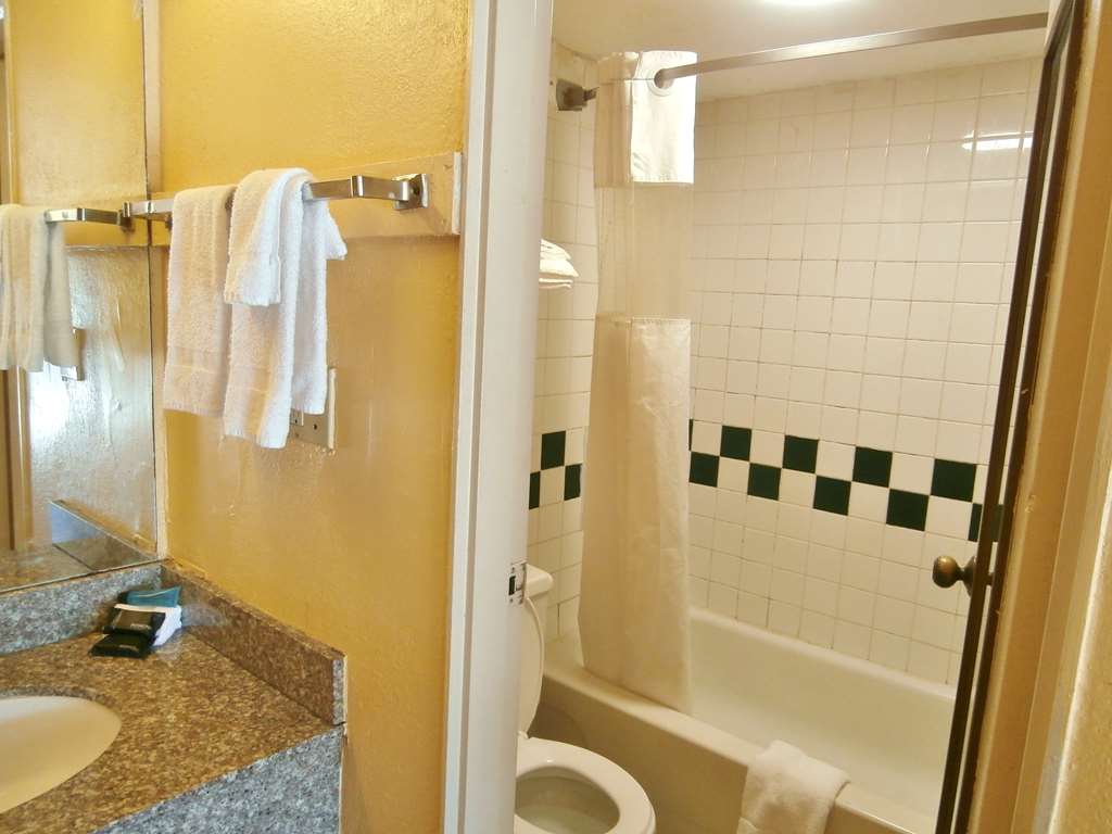 Country Hearth Inn & Suites Cartersville - photo 13