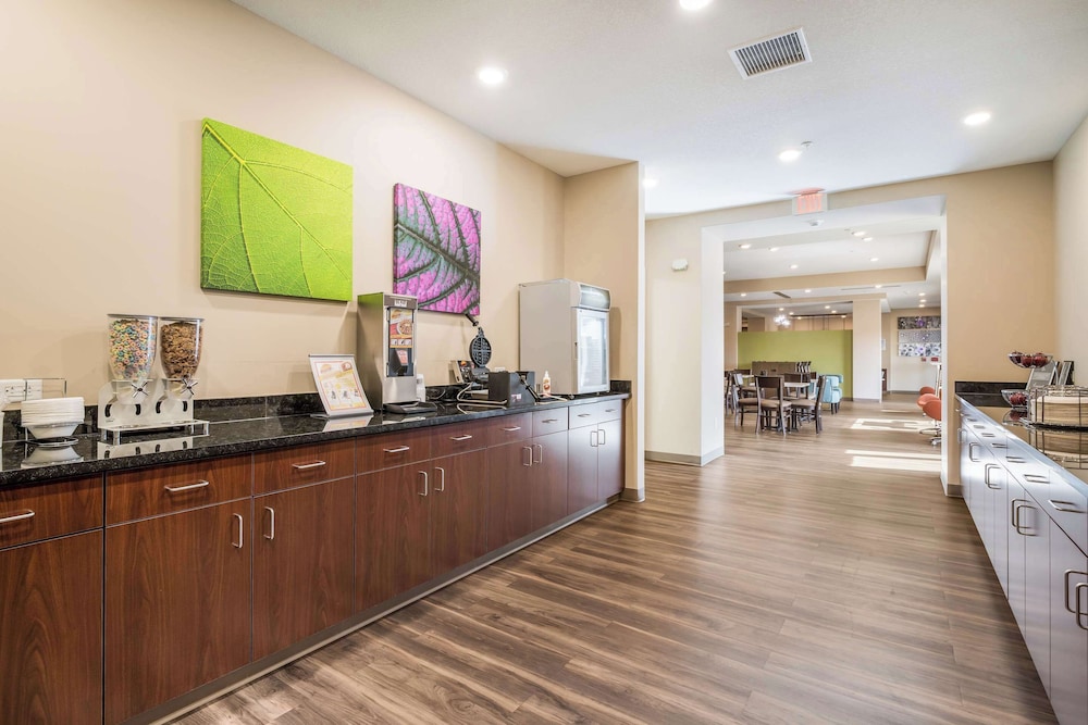 Sleep Inn & Suites Park City Wichita North - photo 60