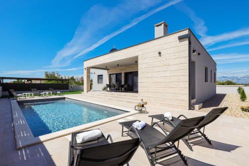 Villa Anlero ZadarVillas — 4-Star Luxury Hotel in Nin, Croatia