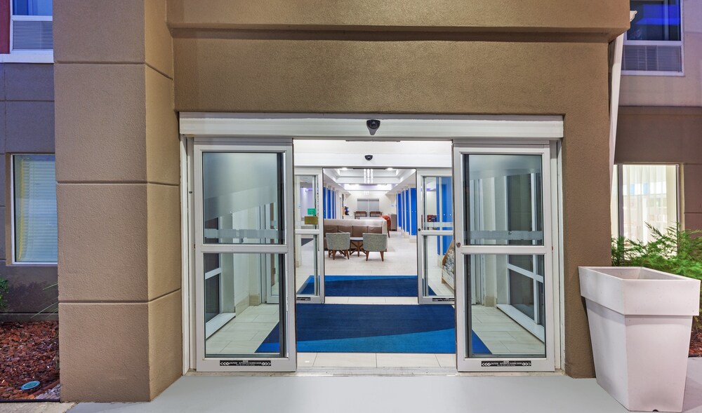 Holiday Inn Express New Orleans East by IHG - photo 31