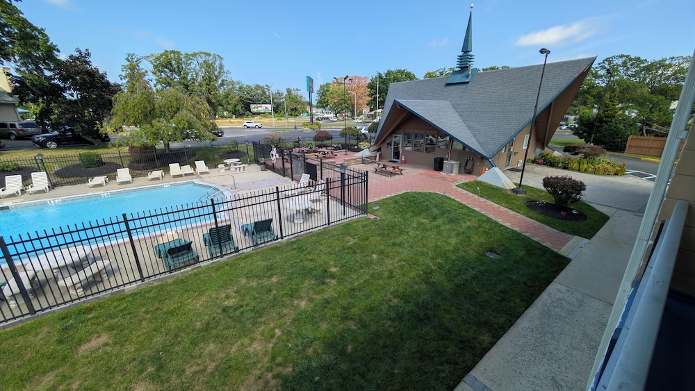 Crystal Inn Neptune - photo 17