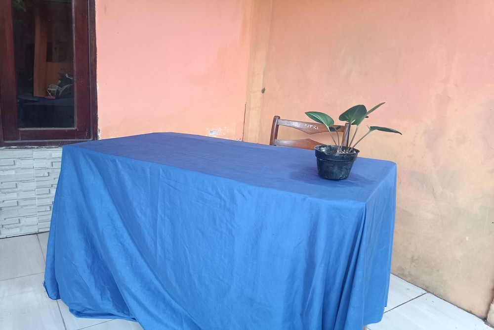 Hotel O Yuda Family Homestay Near Desa Wisata Hijau Bilebante — hotel in Janapria