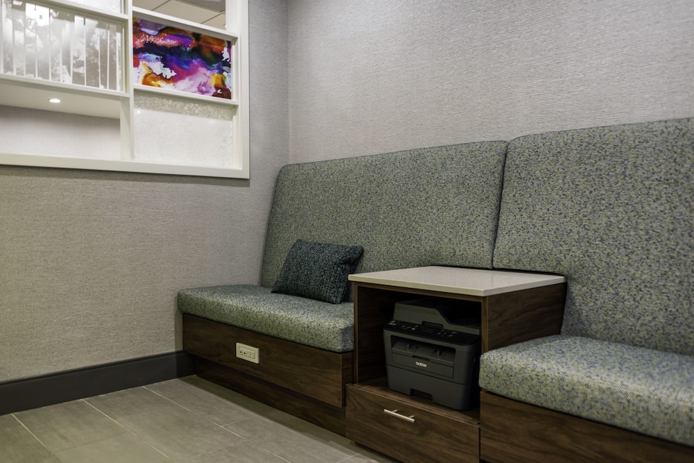 Hampton Inn Kinston - photo 45