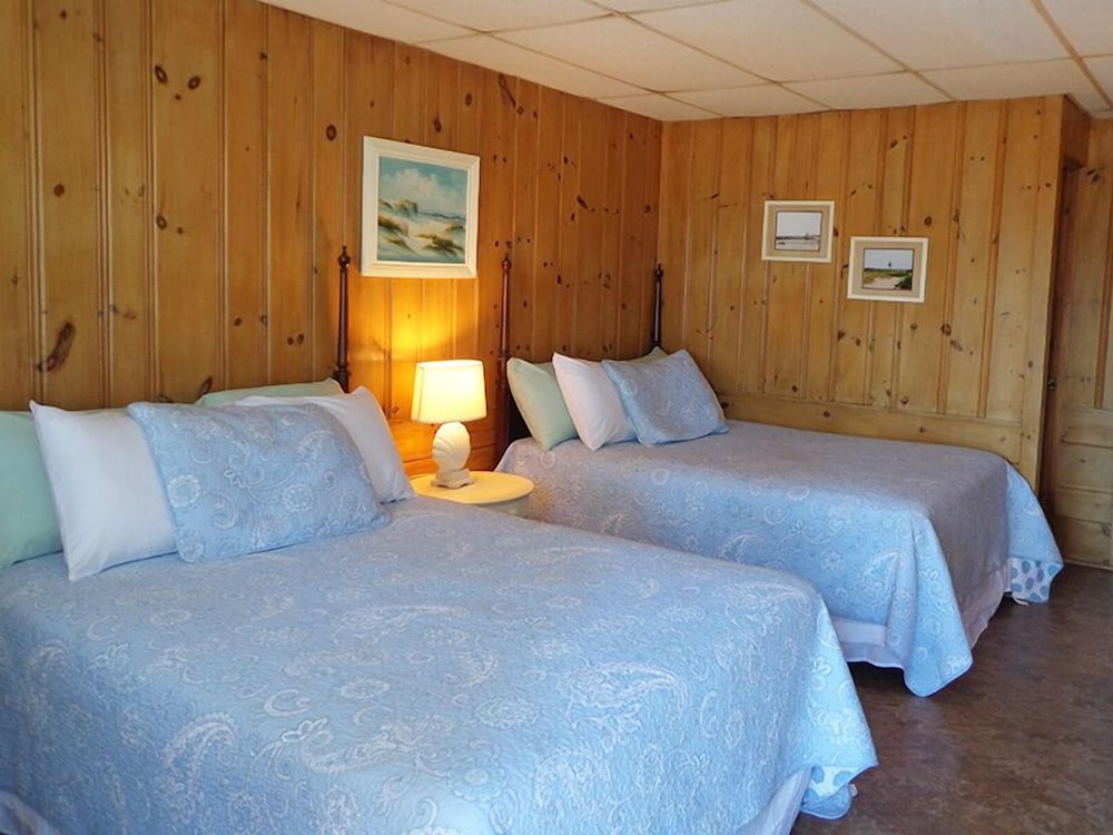 Town & Beach Motel - photo 15