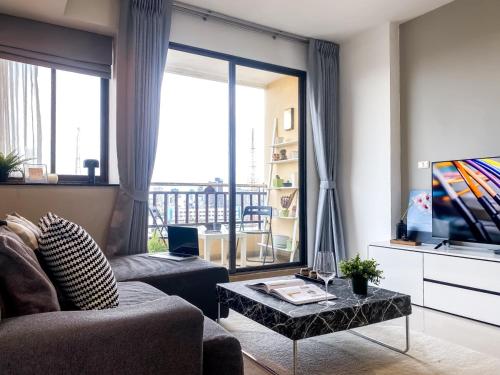 Luxurious 2BR Ultra Fast Wifi Phrom Phong