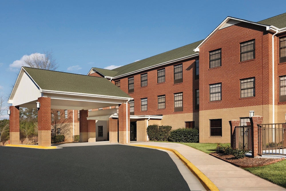 Four Points by Sheraton Raleigh Arena - photo 34
