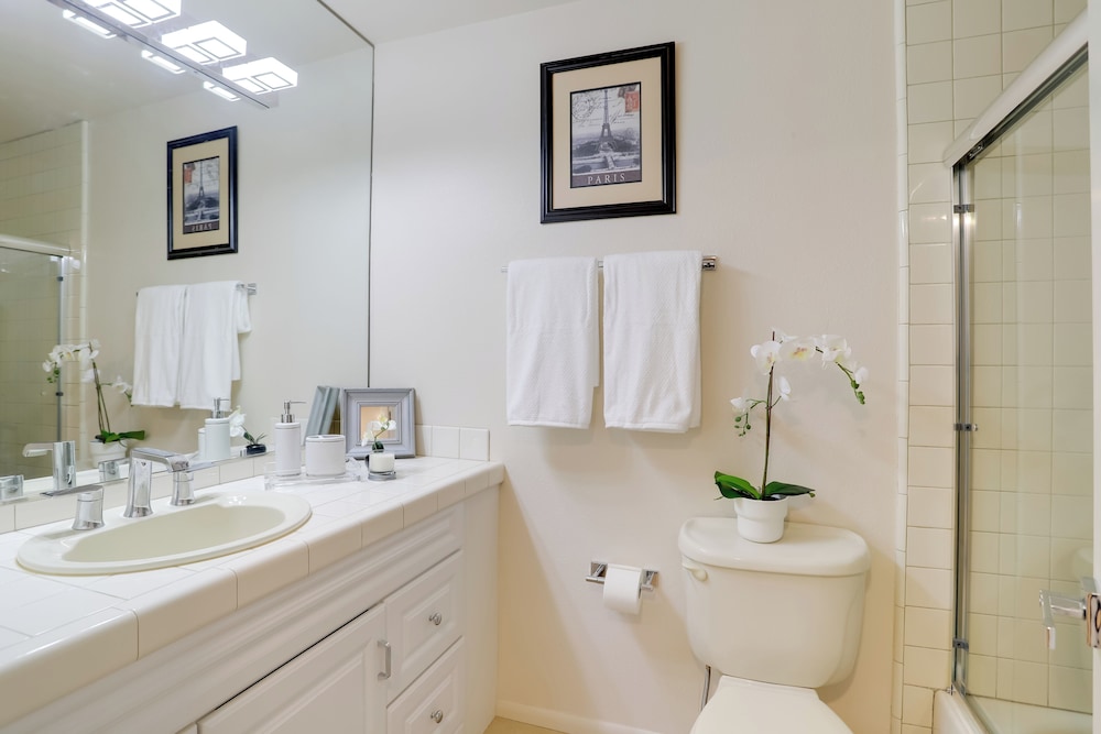 Resort Amenities: Updated Palm Springs Villa - photo 17