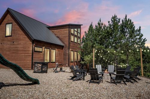 Pines and Recreation in Broken Bow, United States