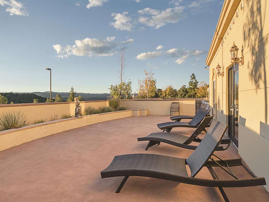 La Quinta Inn & Suites by Wyndham Trinidad - photo 7