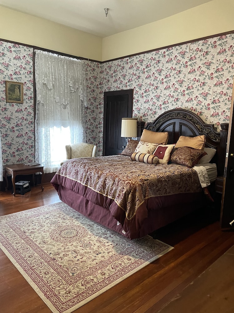 Grand Gables Inn Bed & Breakfast - photo 12