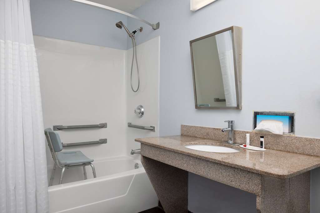 Days Inn by Wyndham Pensacola I 10 - photo 22