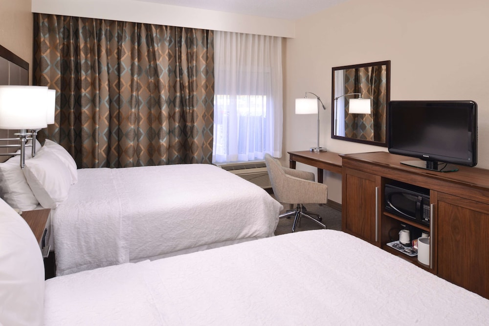 Hampton Inn Carbondale - photo 13