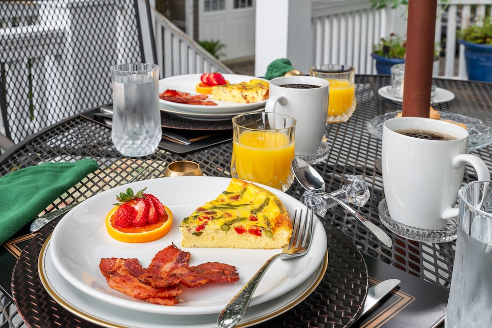Abbington Green Bed & Breakfast Inn - photo 83
