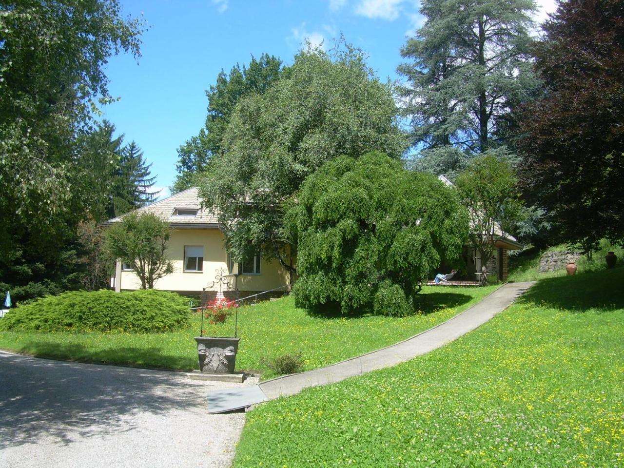 B&B Il Colombé — 4-Star Luxury Hotel in Barzano, Italy