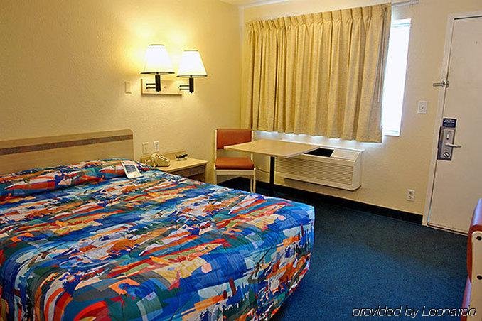 Motel 6 Gainesville - photo 4
