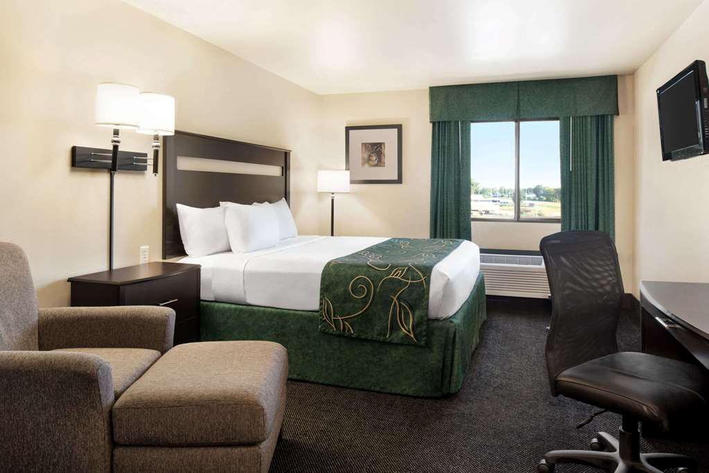 Baymont by Wyndham Glenwood - photo 8