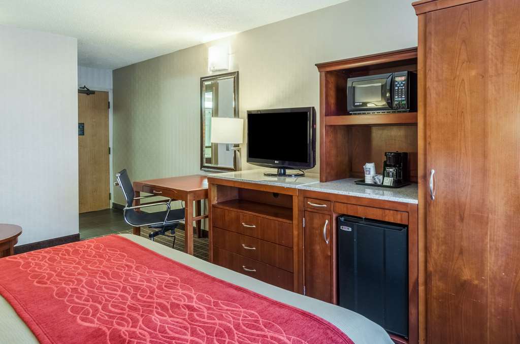 Comfort Inn & Suites West Springfield - photo 9