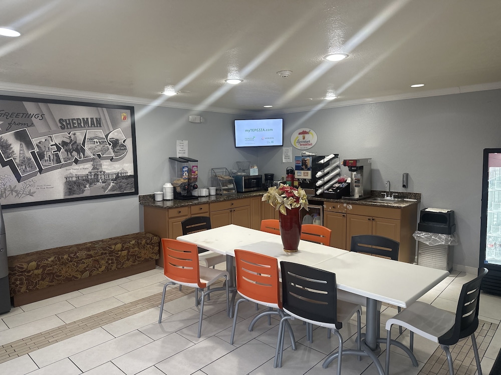 Super 8 by Wyndham Sherman - photo 15