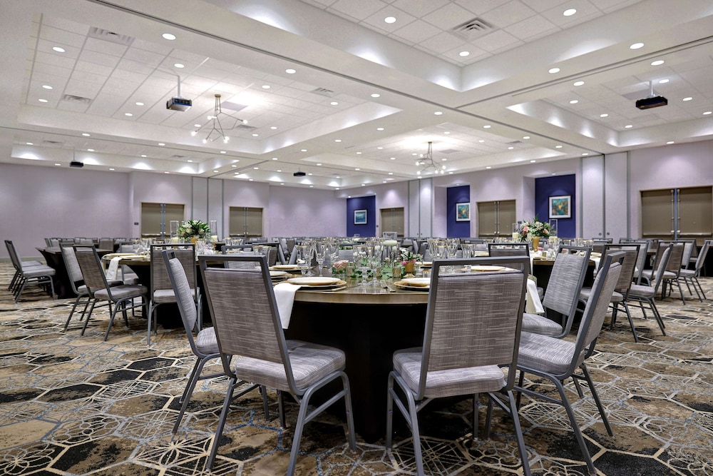 Hilton Garden Inn Cedar Rapids - photo 50