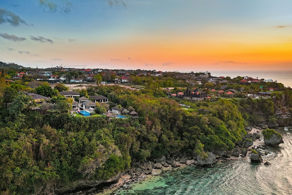 Suluban Cliff Bali Villa — 4-Star Luxury Hotel in Bali, Indonesia