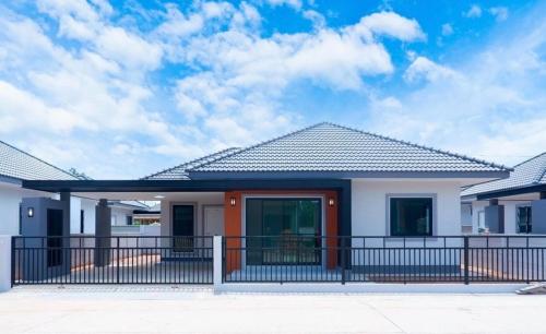 Large & Quiet 3Bd Home With Security & Pool — 4-Star Luxury Hotel in Ubon Ratchathani, Thailand