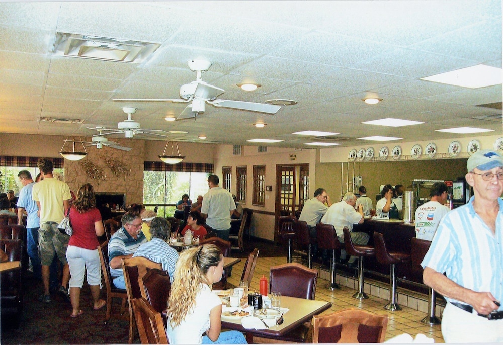 Will Rogers Inn - photo 23