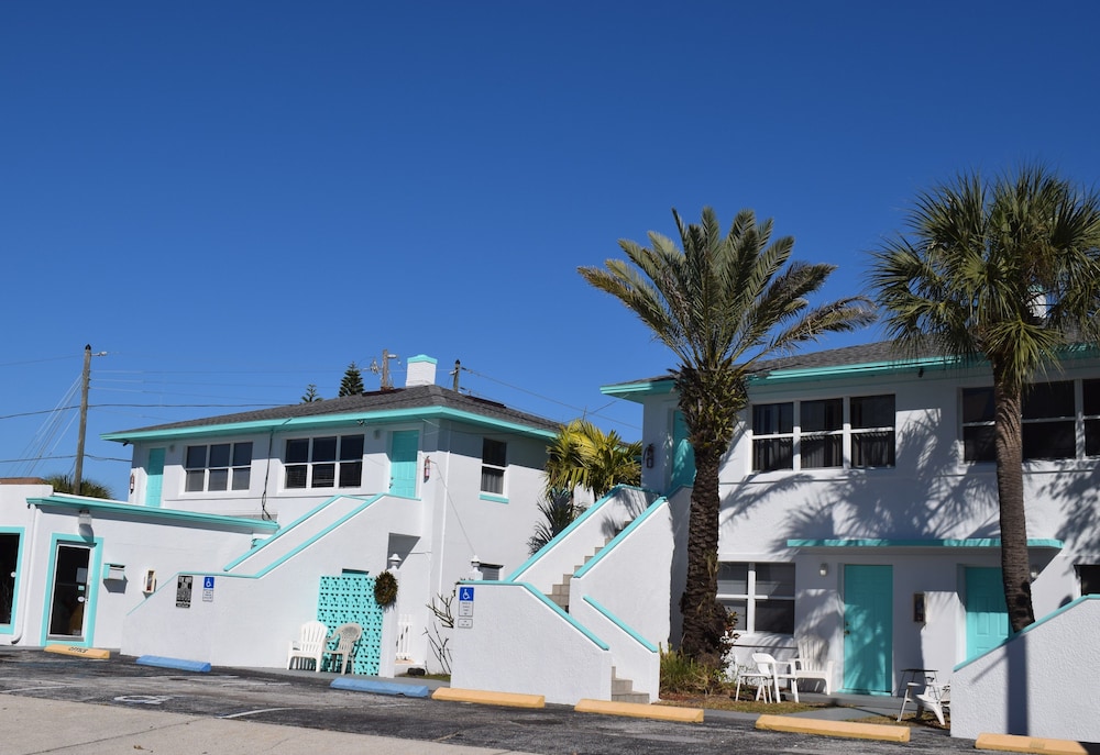 Swashbuckler Motel - photo 46