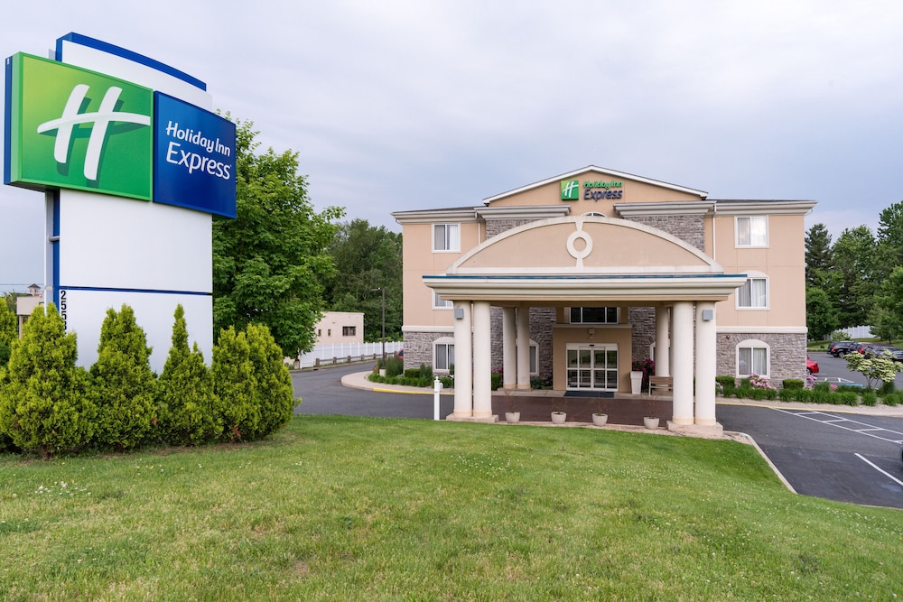 Holiday Inn Express Hartford Newington by IHG - photo 68