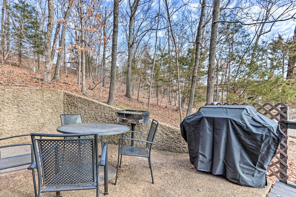 1 Mi to Margaritaville Resort: Osage Beach Home - photo 11
