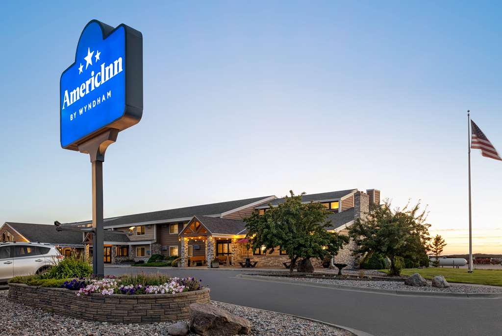 AmericInn by Wyndham Roseau - photo 4
