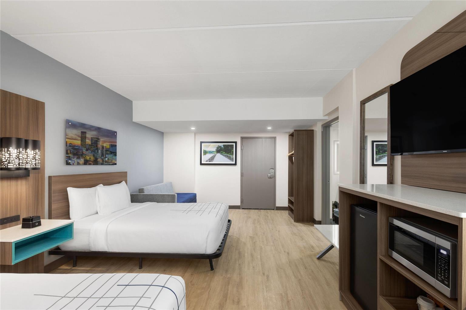 La Quinta Inn & Suites by Wyndham Atlanta Roswell - photo 17
