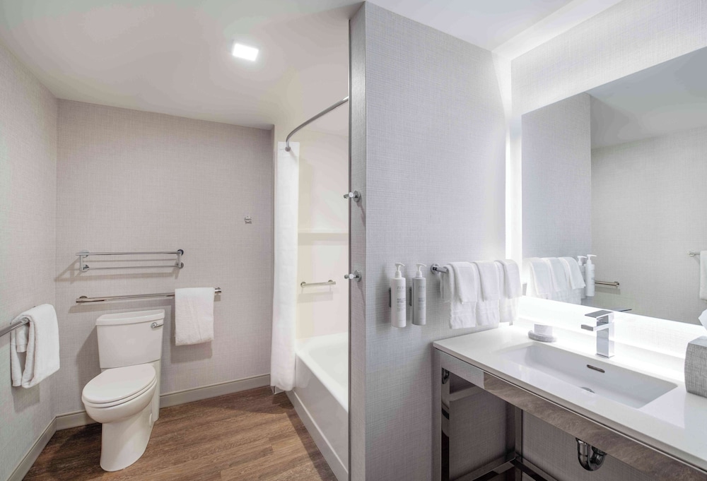Homewood Suites by Hilton Boston Logan Airport Chelsea - photo 21