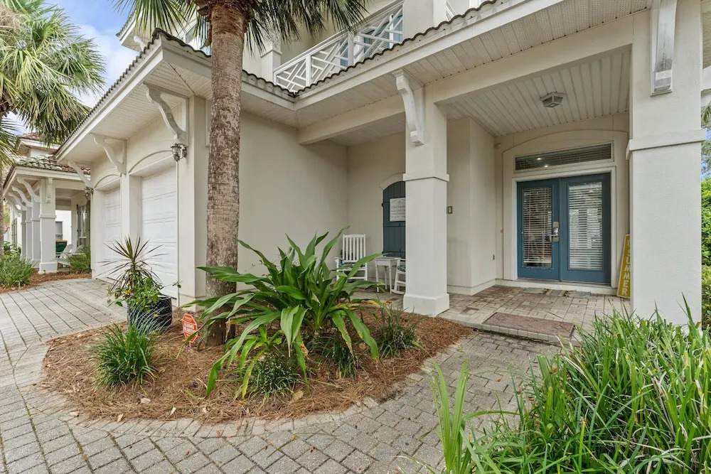Our Destiny - carbon neutral hotel in Destin
