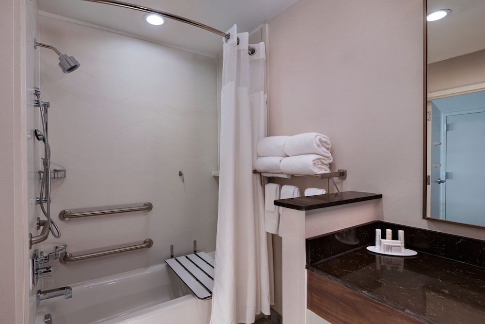 Fairfield Inn & Suites by Marriott Waller - photo 8