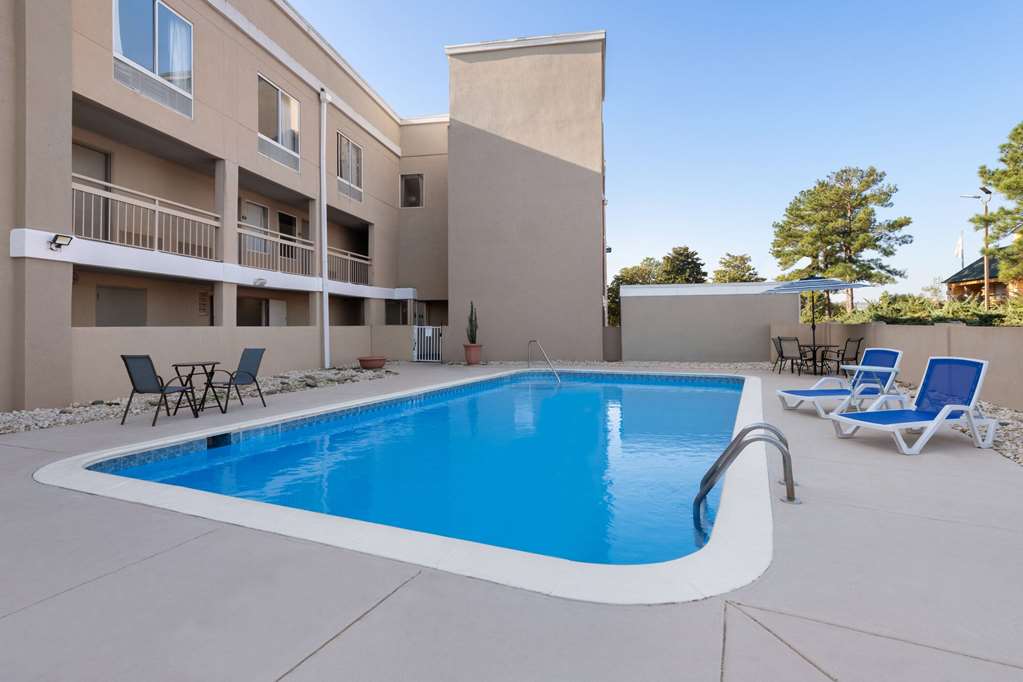Days Inn by Wyndham Florence Near Civic Center - photo 9