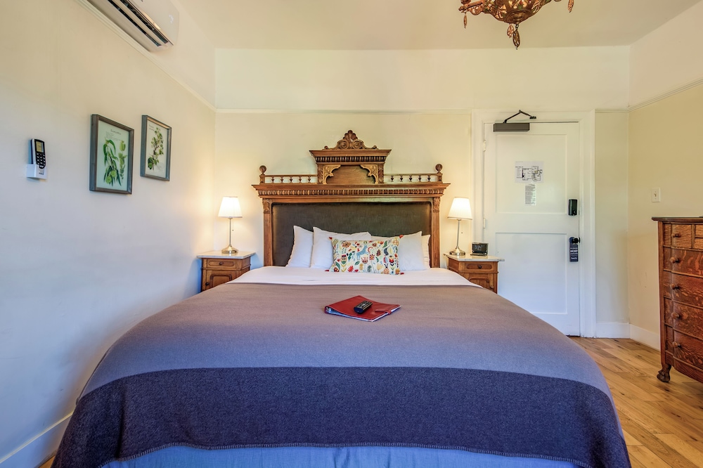Cedar Gables Inn - photo 26