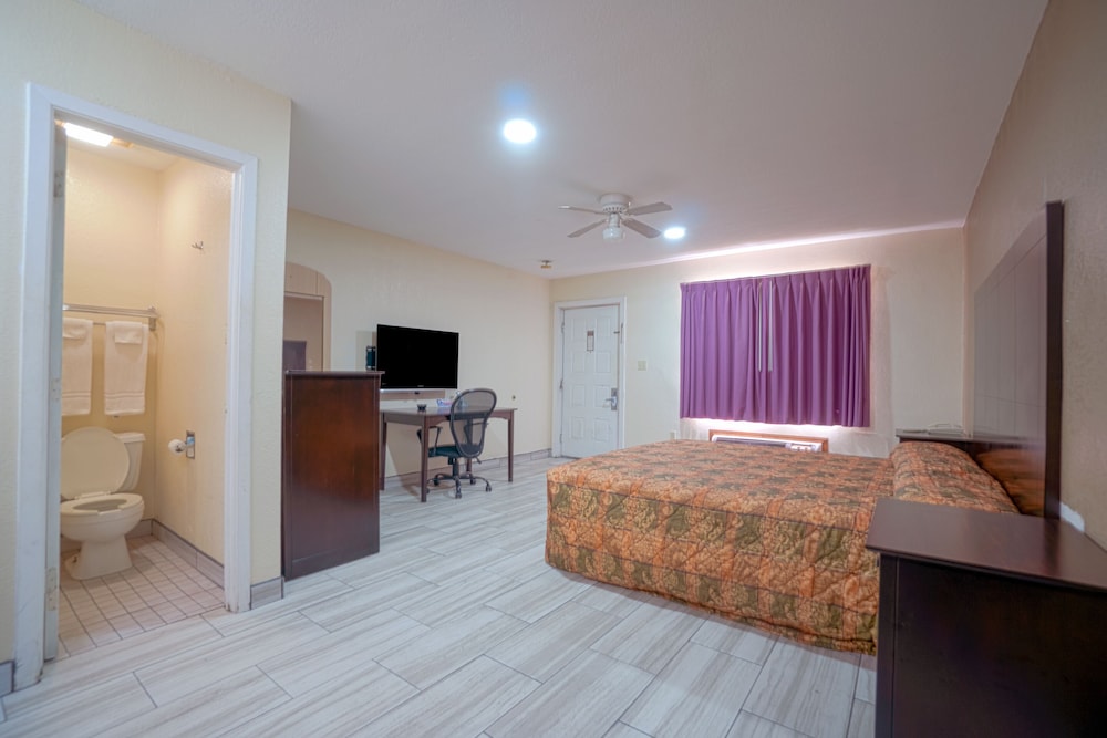 Texas Inn San Benito near Harlingen - photo 21
