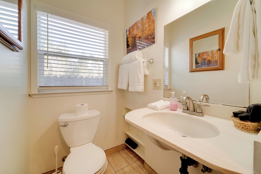 Spa & Beach Access: Resort Condo in Tahoe Vista - photo 18