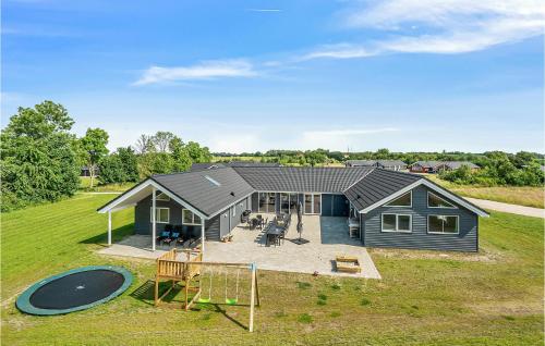 Awesome Home In Grenaa With Sauna — 5-Star Luxury Hotel in Grenaa, Denmark