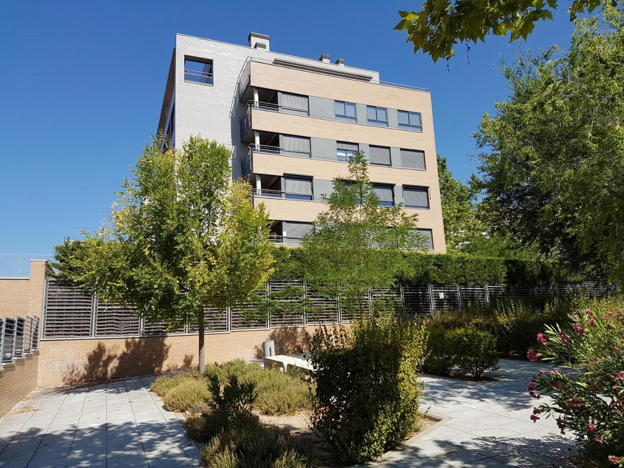 Bonita Vivienda En San Sebastian de Los Reyes — 4-Star Luxury Hotel in San Sebastian De Los Reyes, Spain