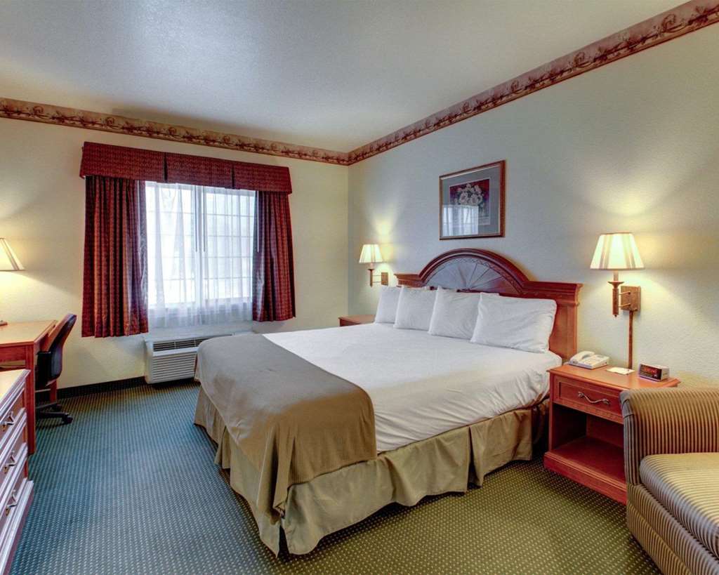 Quality Inn & Suites Glen Rose - photo 12