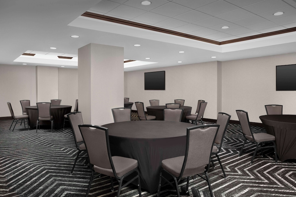Homewood Suites by Hilton Dallas Downtown TX - photo 43
